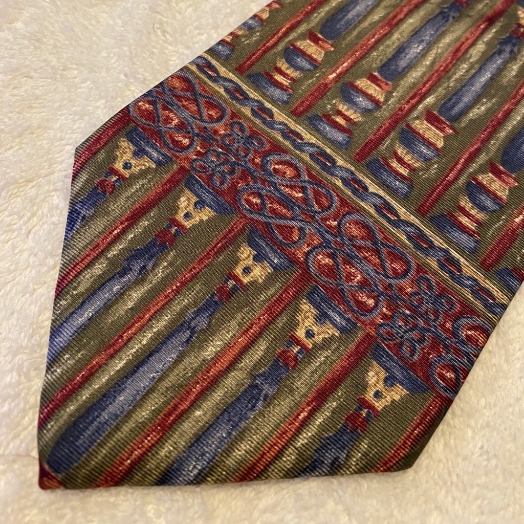 Brand New Stylish Tie By Bill Blass